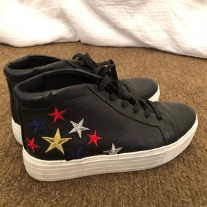 Kenneth Cole Trendy Sneaker